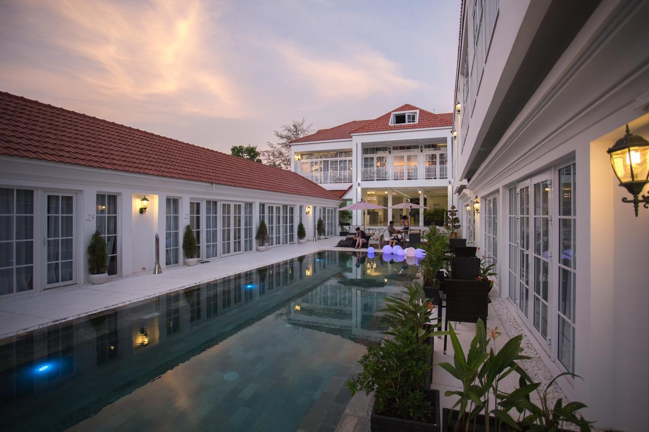 White Boutique Hotel And Residences Sihanoukville Kültér fotó